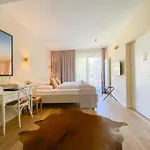 アパートホテル Blackhome I Contactless Check-in 4*