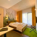 アパートホテル Blackhome I Contactless Check-in 4*