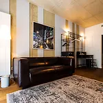 Blackhome I Contactless Check-in 4* グラーツ