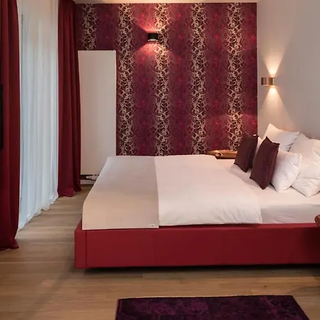 Blackhome I Contactless Check-in Lägenhetshotell 4*