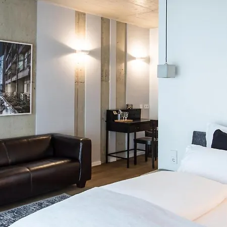 Blackhome I Contactless Check-in Lägenhetshotell