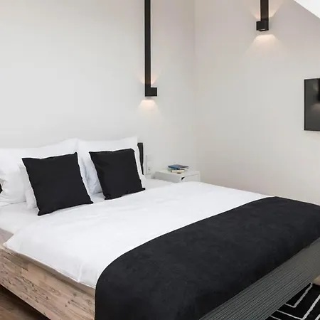アパートホテル Blackhome I Contactless Check-in 4*