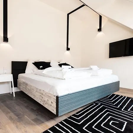 Blackhome I Contactless Check-in