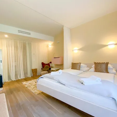 Blackhome I Contactless Check-in