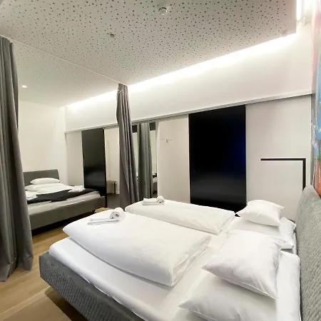 アパートホテル Blackhome I Contactless Check-in 4*
