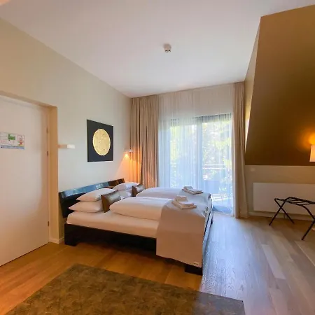 Blackhome I Contactless Check-in 4* Γκρατς