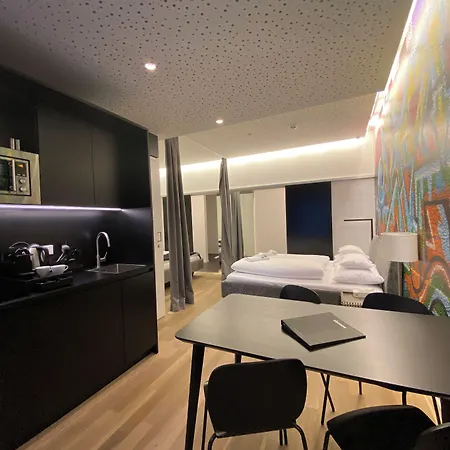 Blackhome I Contactless Check-in Aparthotel