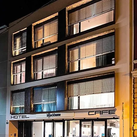 Blackhome I Contactless Check-in Aparthotel 4*