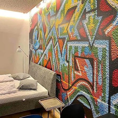 Blackhome I Contactless Check-in Aparthotel 4*