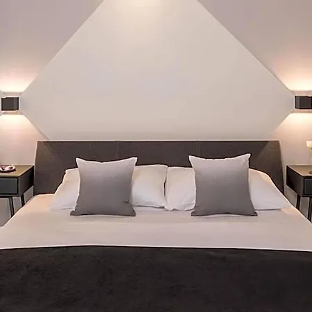 アパートホテル Blackhome I Contactless Check-in 4*
