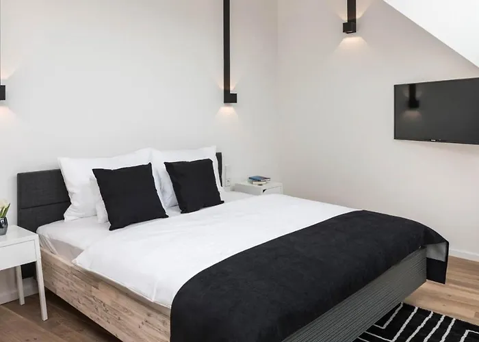 Aparthotel Blackhome I Contactless Check-in 4*